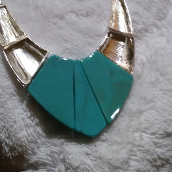 Turquoise and Silver Statement necklace - Picture 3 of 5
